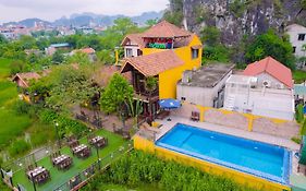 Papaya Bungalow & Rice Fields